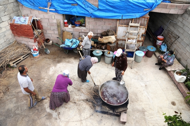Kapadokya üzümü geleneksel yöntemlerle sofralara geliyor
